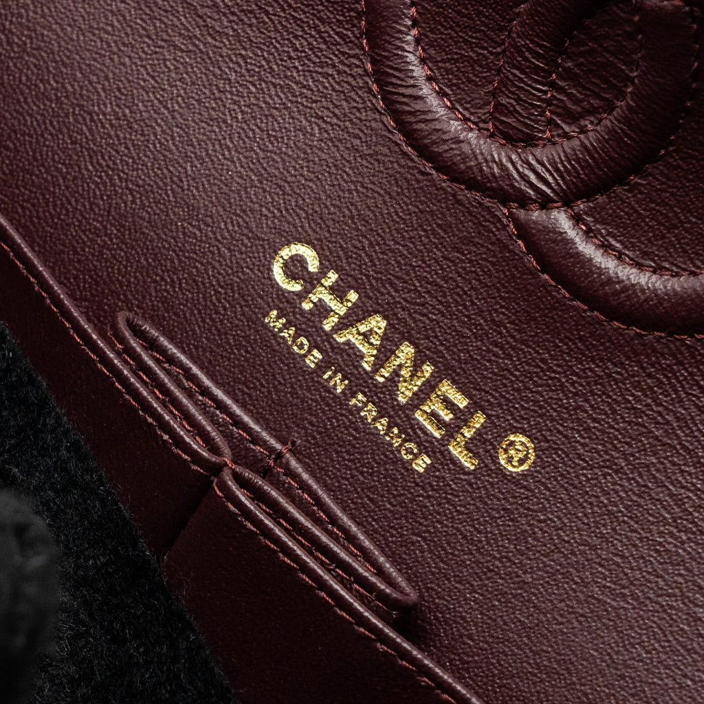 chanel-small-classic-double-flap-bag-caviar-black-ghwmicrochip