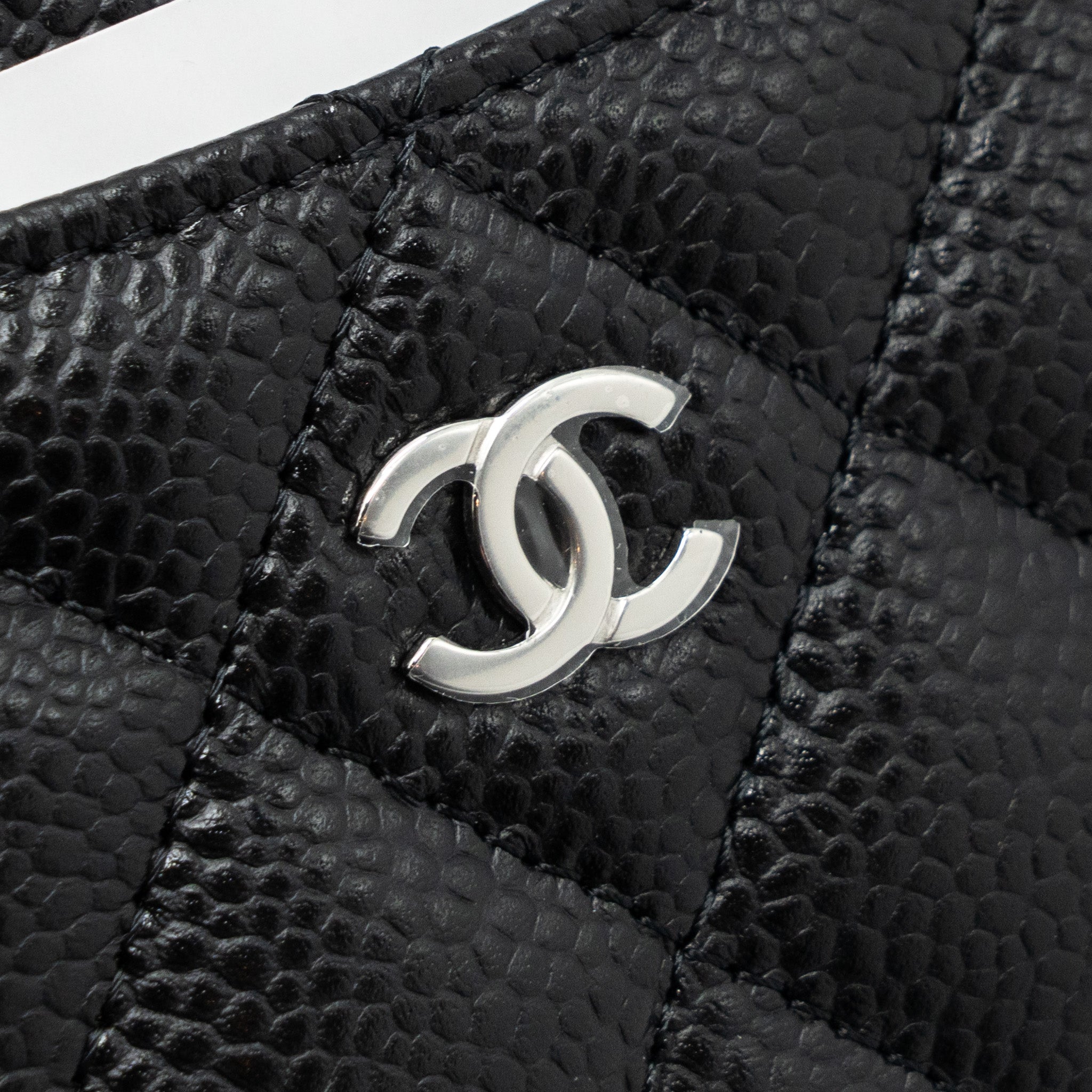 chanel-classic-card-holder-caviar-black-shw-2