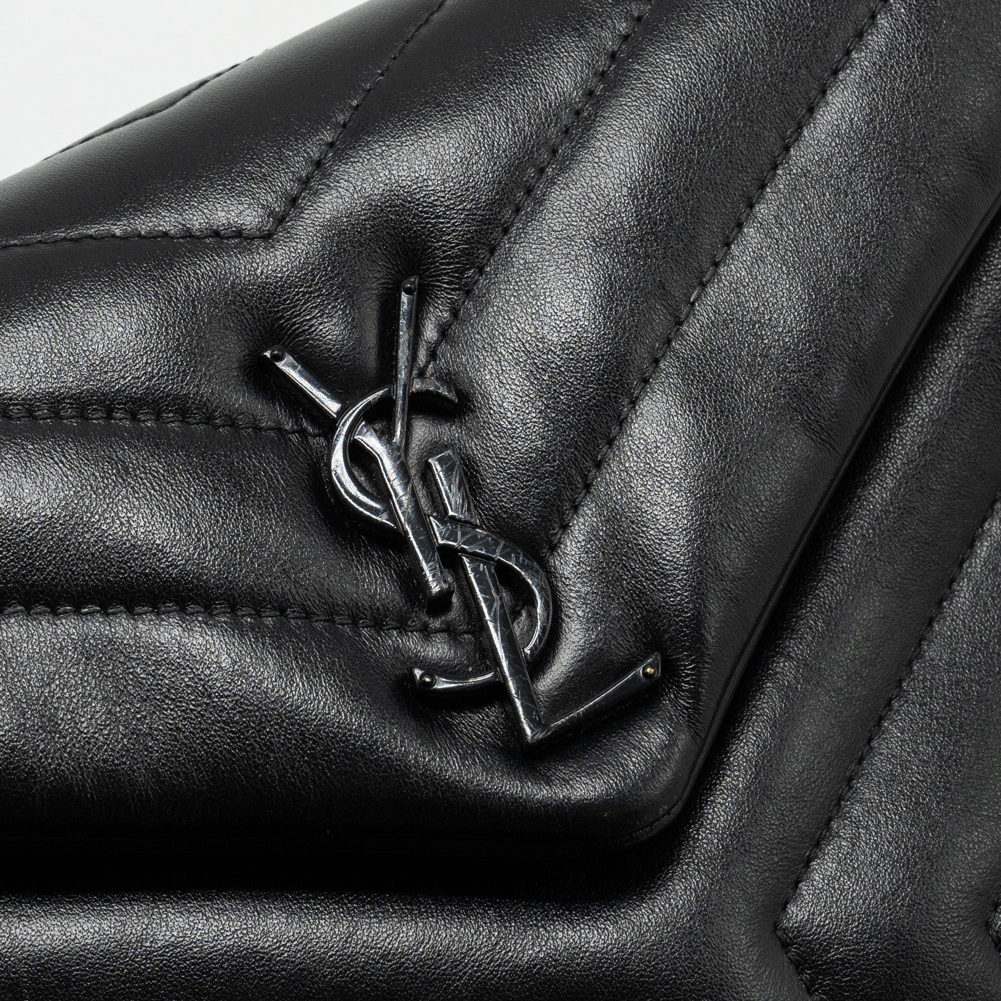 saint-laurent-ysl-small-loulou-bag-calfskin-so-black-1
