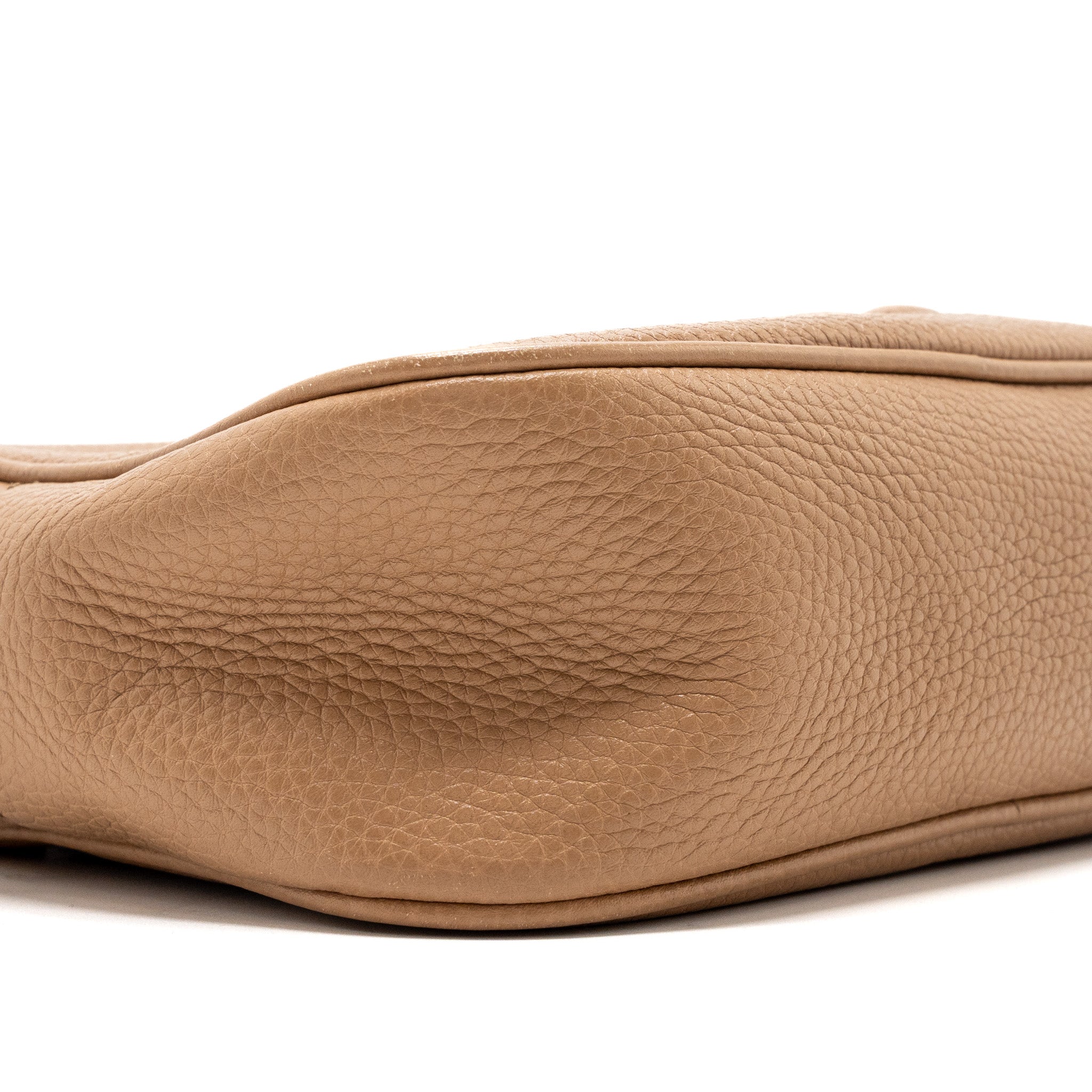 gucci-disco-soho-bag-calfskin-beige-ghw