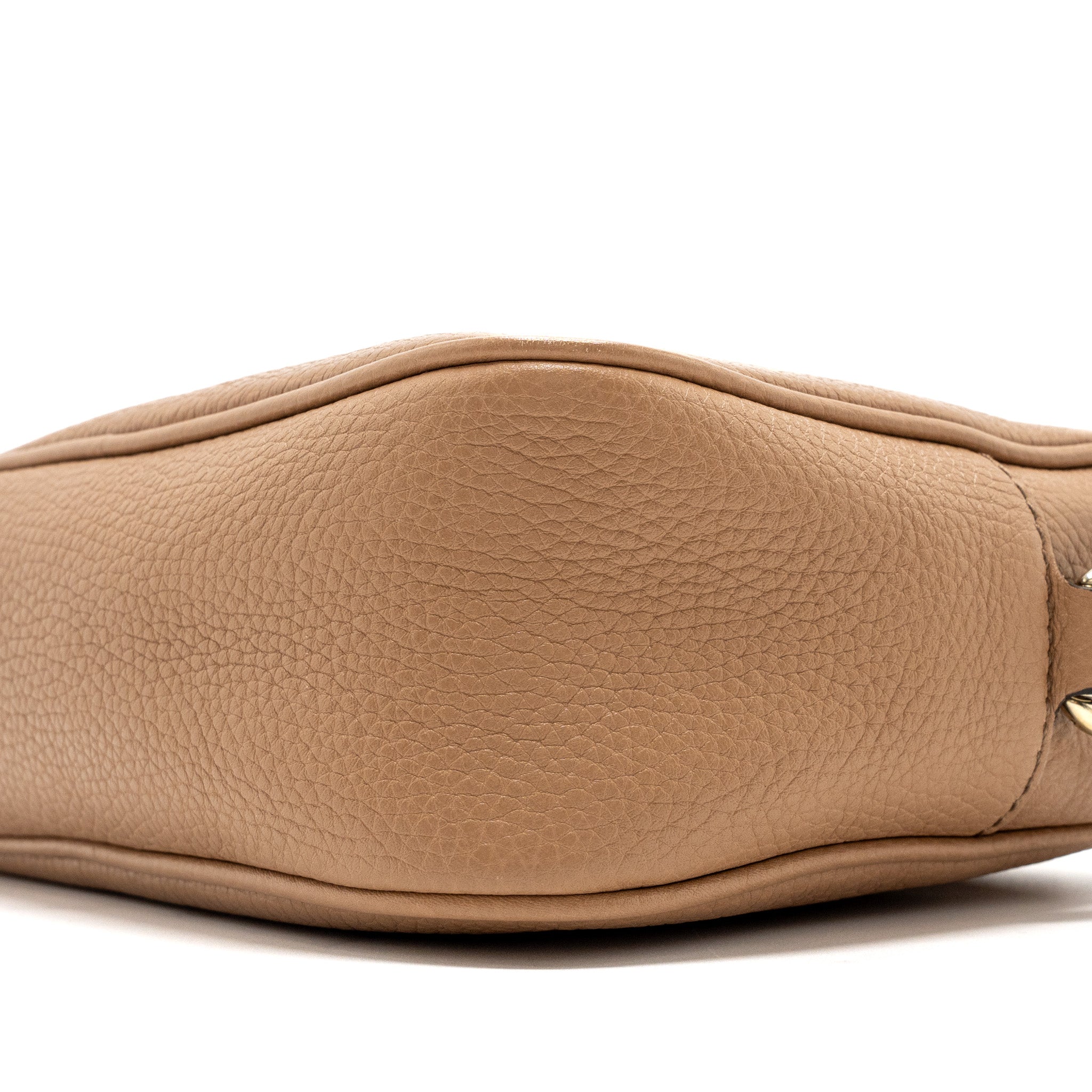 gucci-disco-soho-bag-calfskin-beige-ghw