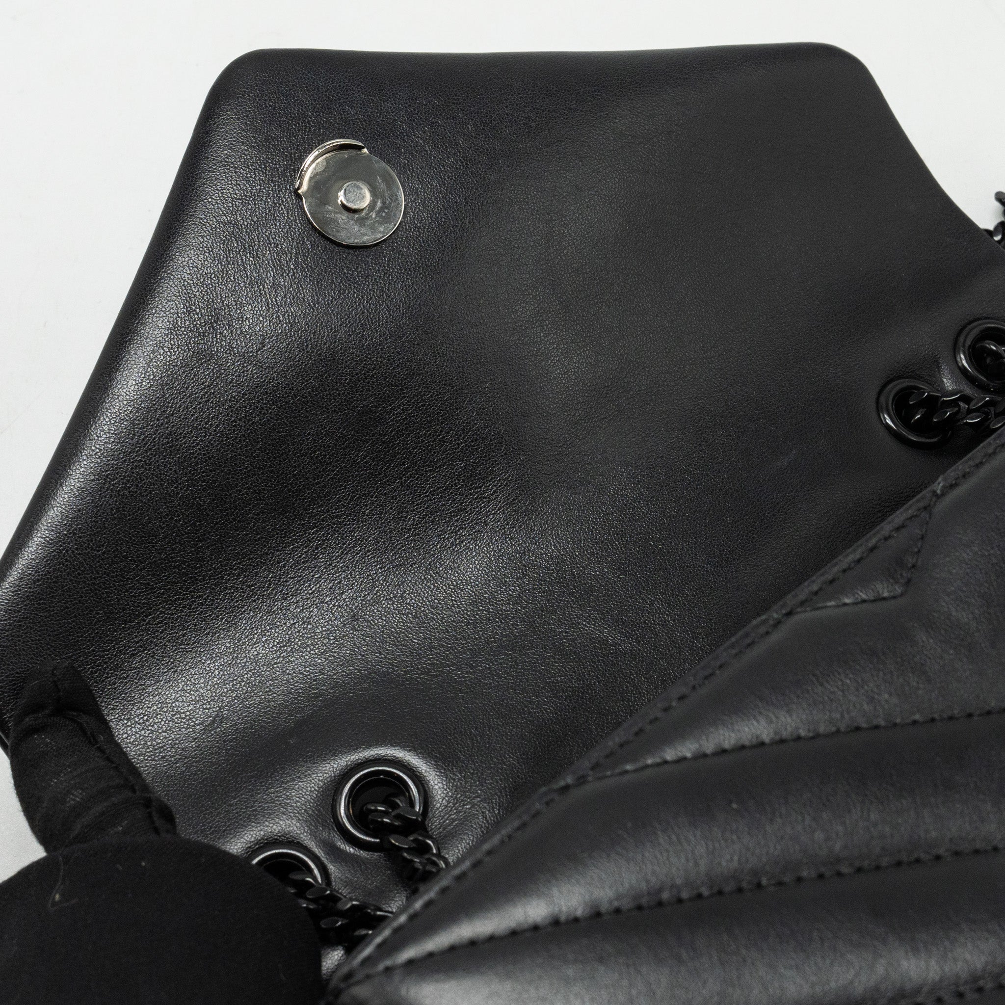 saint-laurent-ysl-small-loulou-bag-calfskin-so-black-1