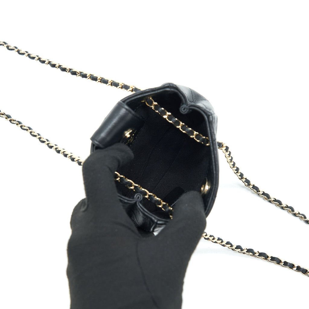 chanel-22c-mini-crossbody-pouch-lambskin-black-lghw