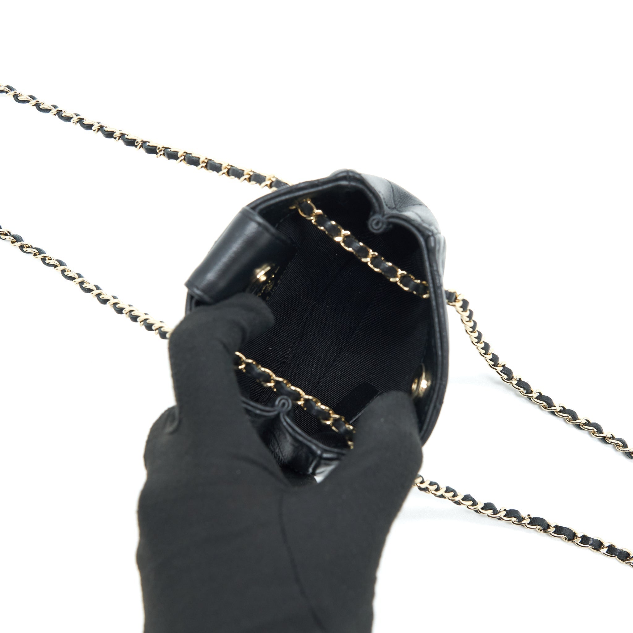 chanel-22c-mini-crossbody-pouch-lambskin-black-lghw