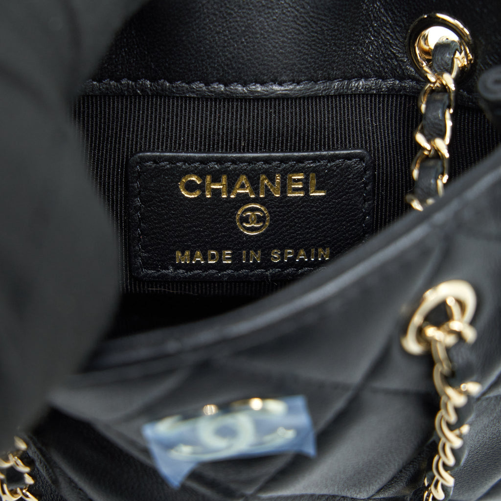 chanel-22c-mini-crossbody-pouch-lambskin-black-lghw