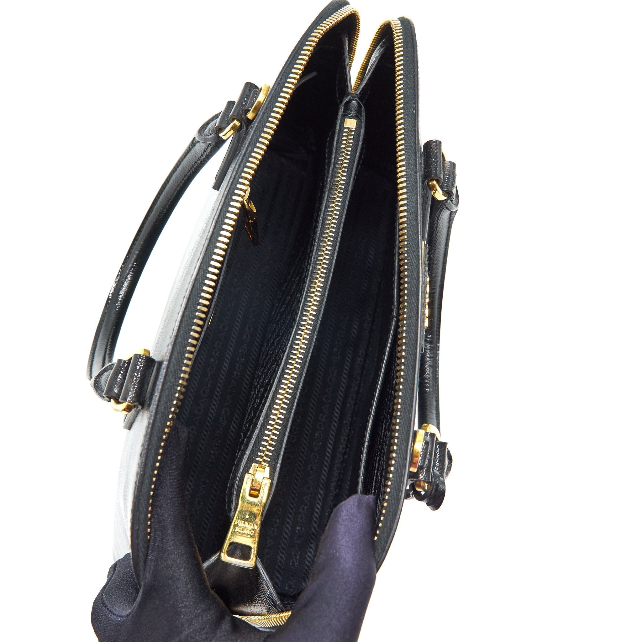 prada-saffiano-tote-bag-black