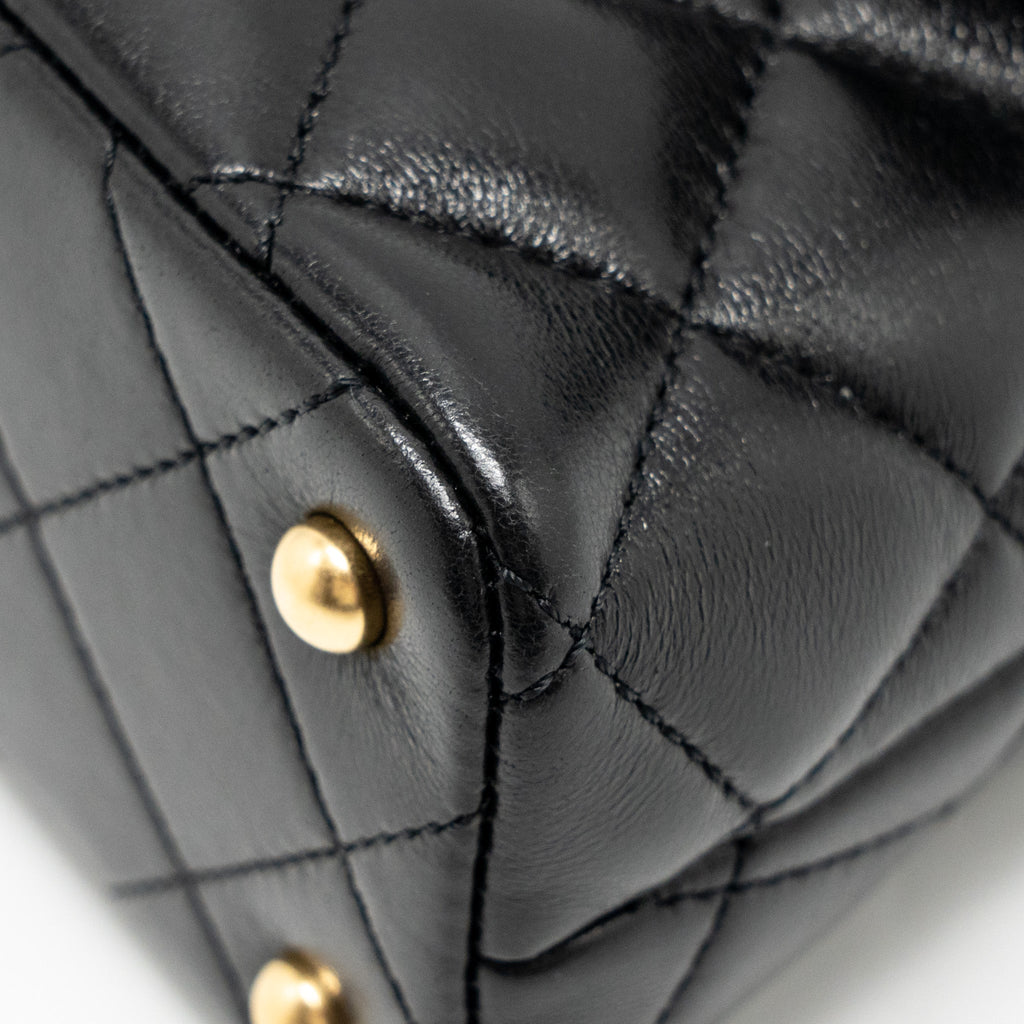 chanel-25p-top-handle-flap-bag-shiny-lambskin-black-ghwmicrochip-copy