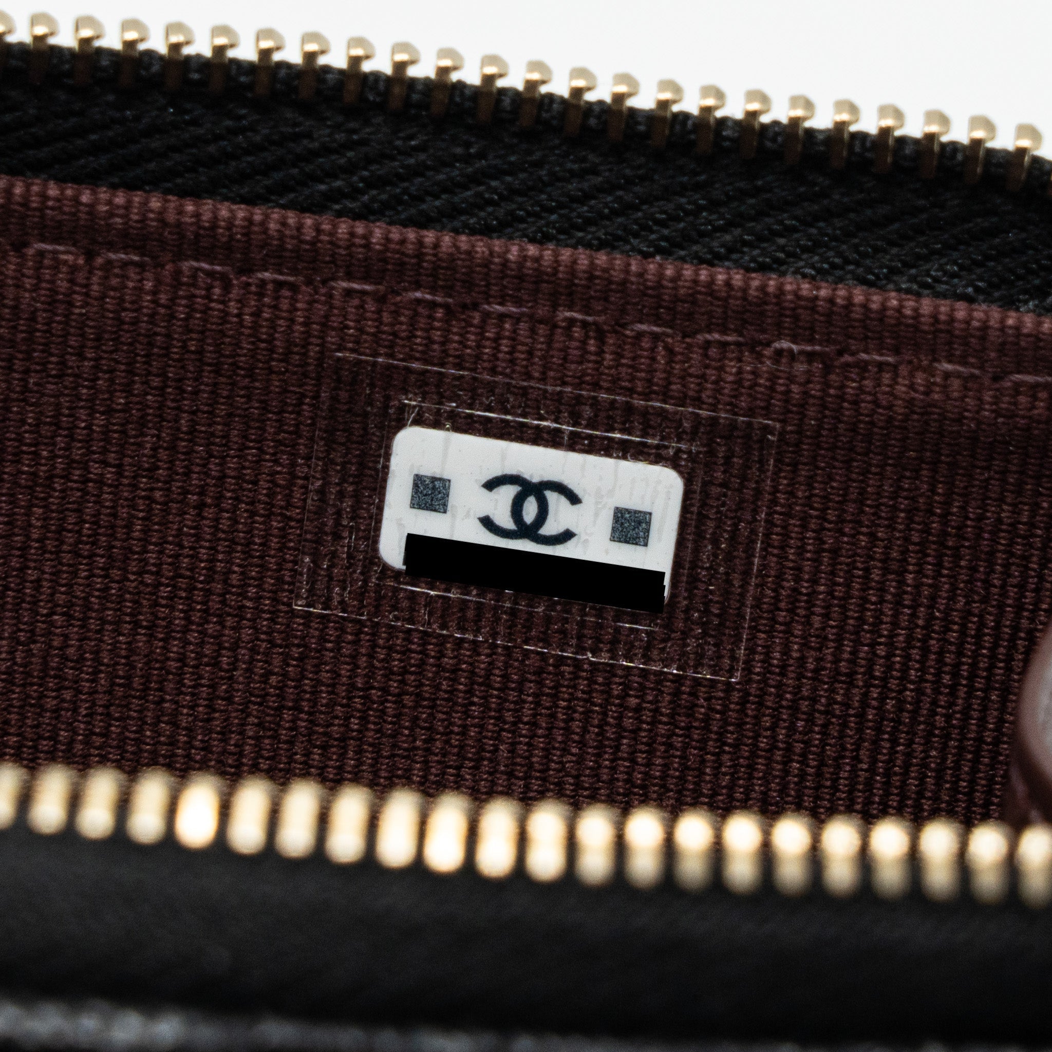 chanel-l-zipper-card-holder-caviar-black-ghw-microchip