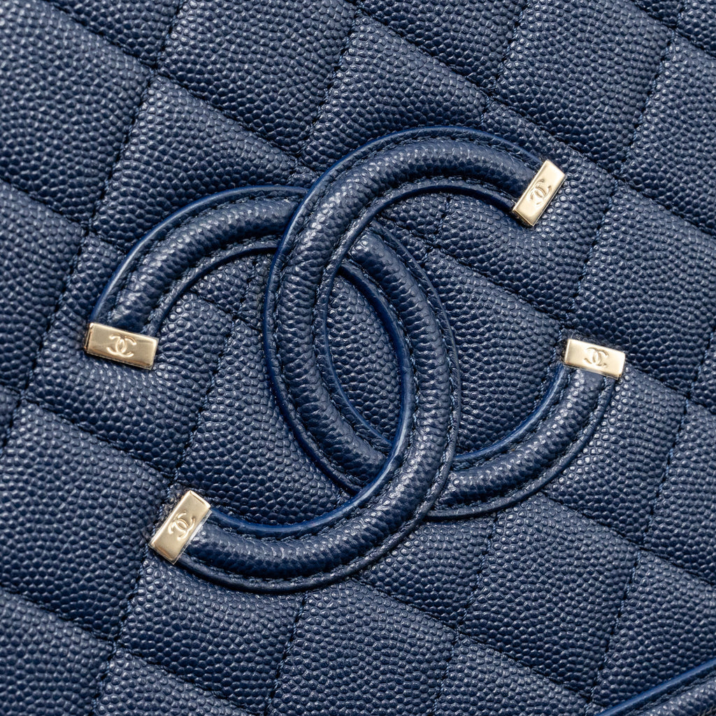 chanel-blue-case