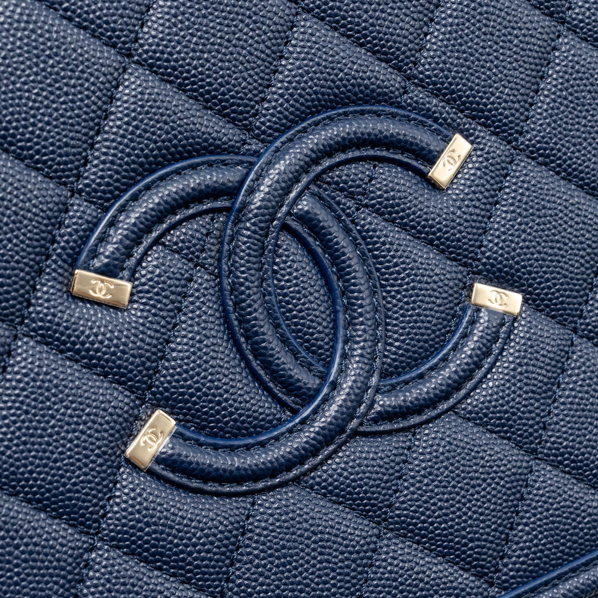 chanel-blue-case