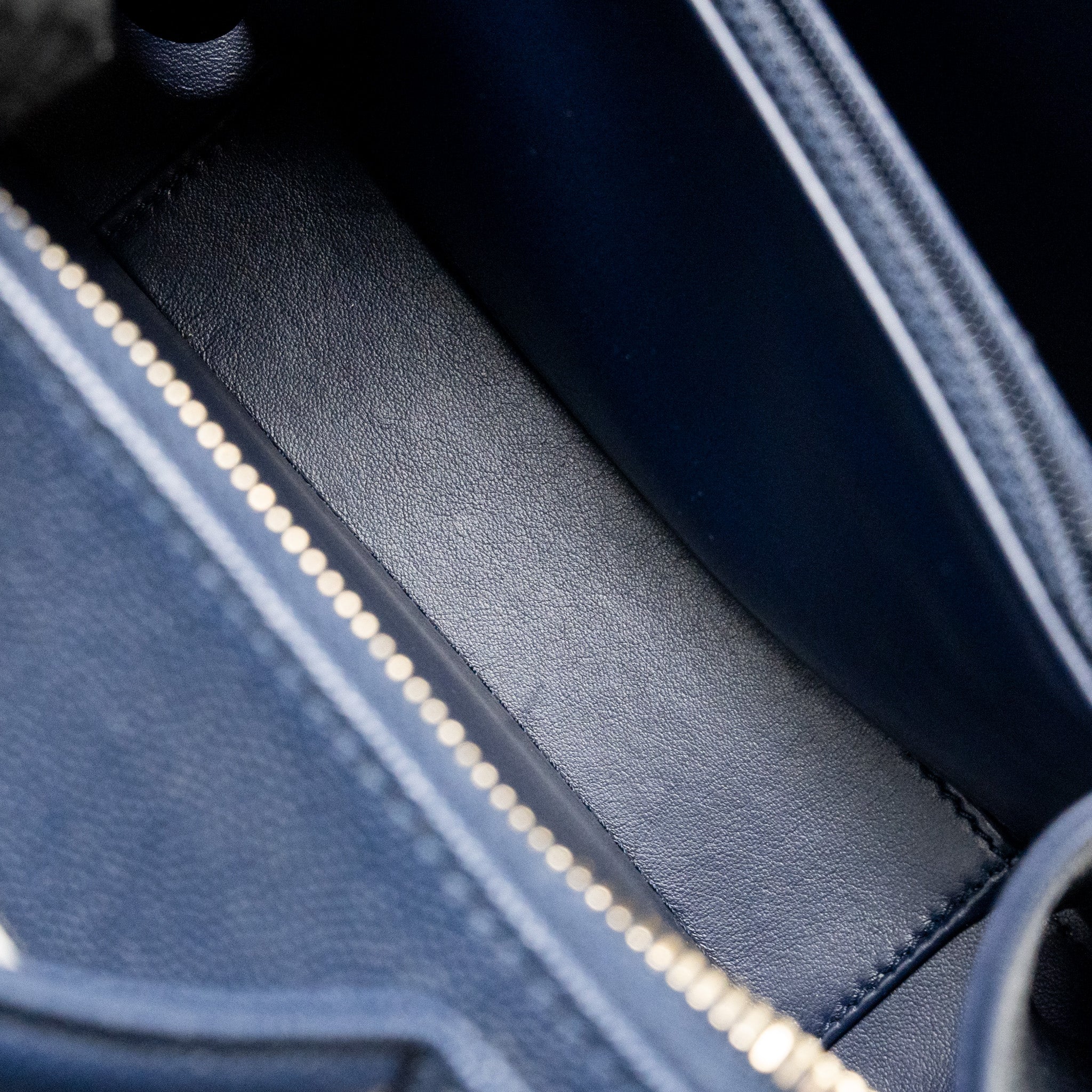 chanel-blue-case