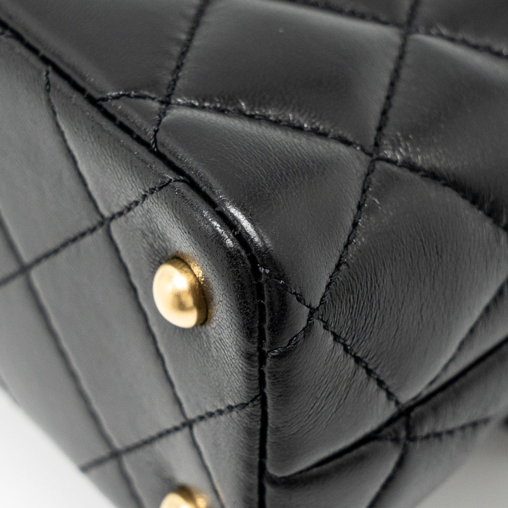 chanel-25p-top-handle-flap-bag-shiny-lambskin-black-ghwmicrochip-copy