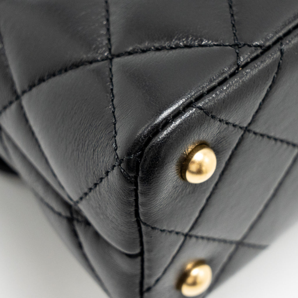 chanel-25p-top-handle-flap-bag-shiny-lambskin-black-ghwmicrochip-copy