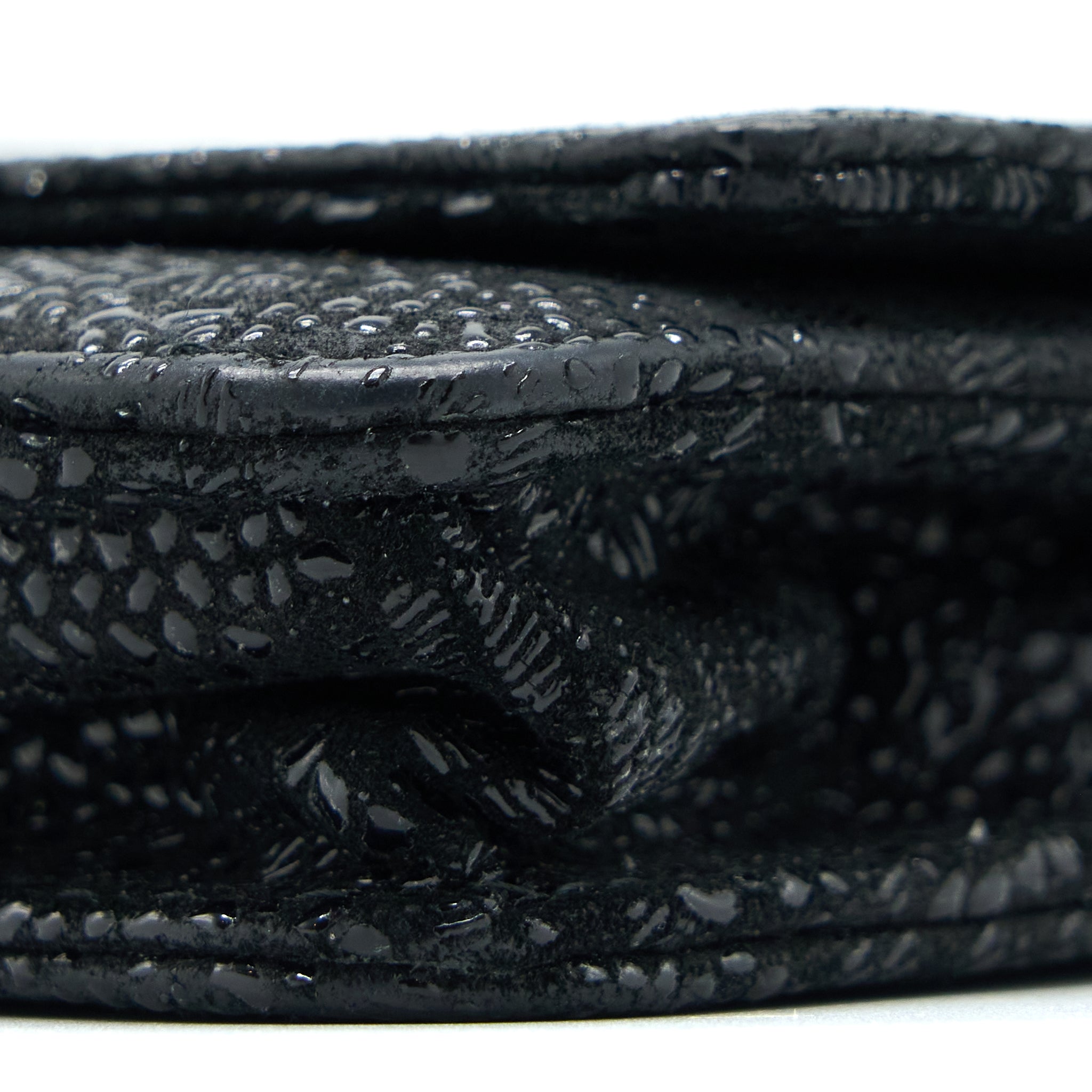 chanel-seasonal-wallet-on-chain-fabric-black-shw