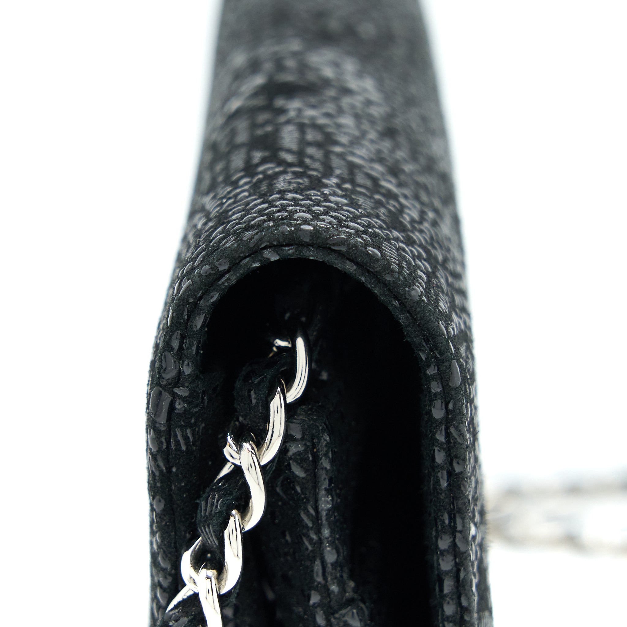 chanel-seasonal-wallet-on-chain-fabric-black-shw