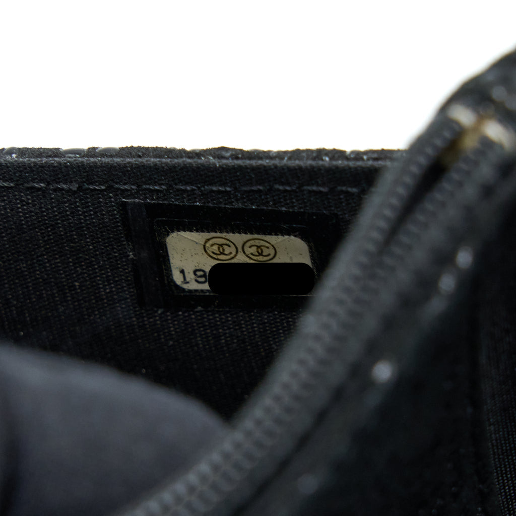 chanel-seasonal-wallet-on-chain-fabric-black-shw