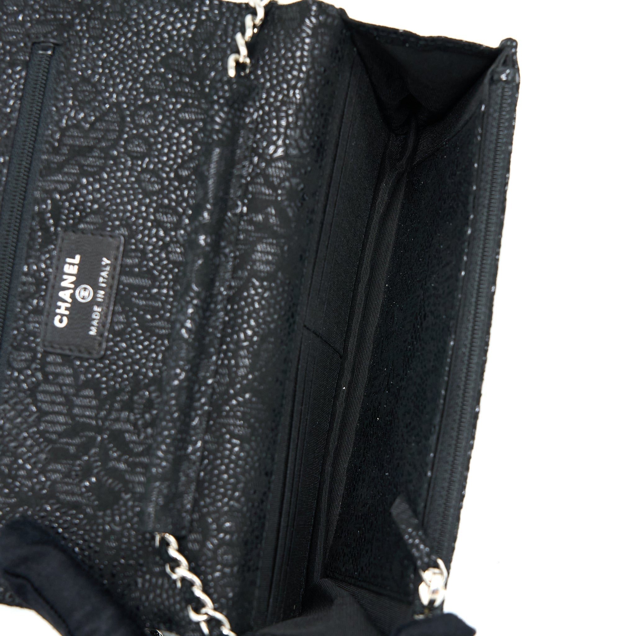 chanel-seasonal-wallet-on-chain-fabric-black-shw