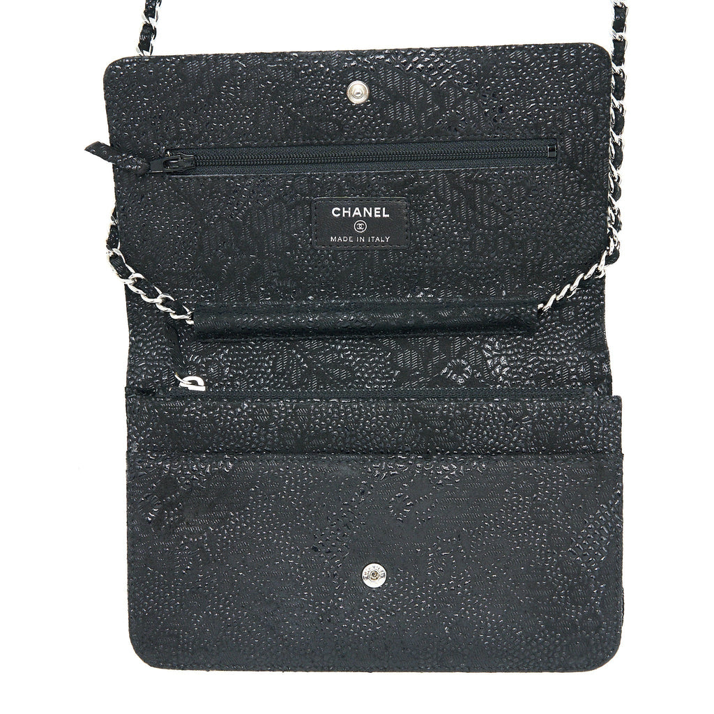 chanel-seasonal-wallet-on-chain-fabric-black-shw