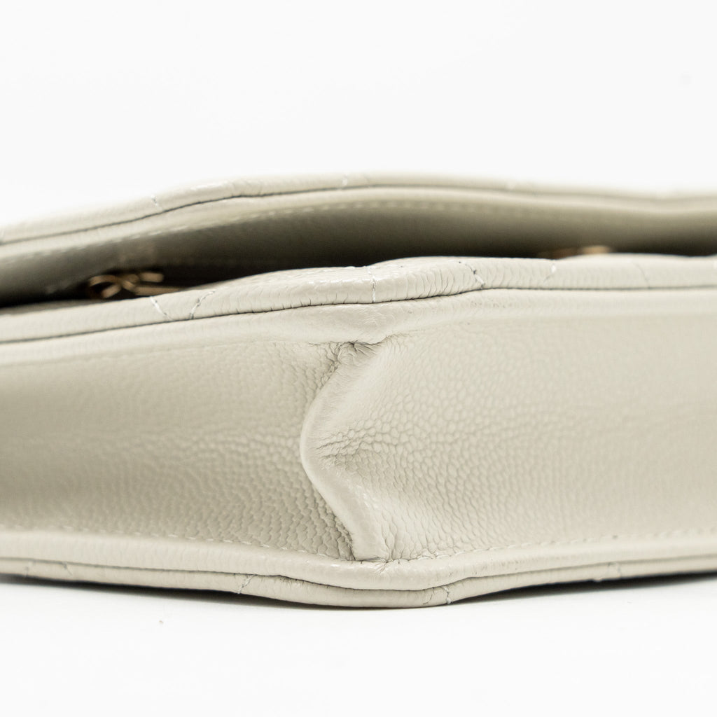 chanel-classic-wallet-on-chain-caviar-creamy-white-lghwmicrochip