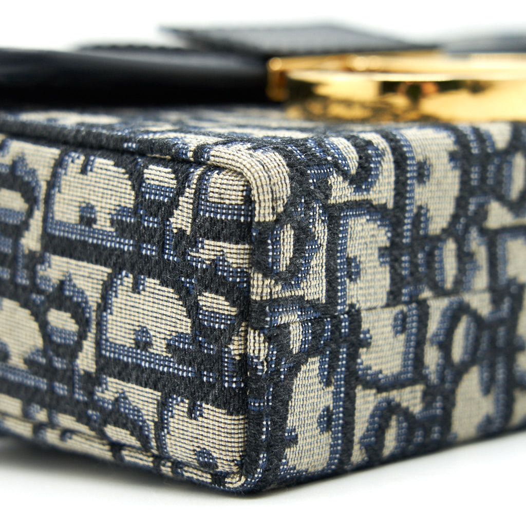 christian-dior-30-montaigne-box-bag-oblique-canvas-blue
