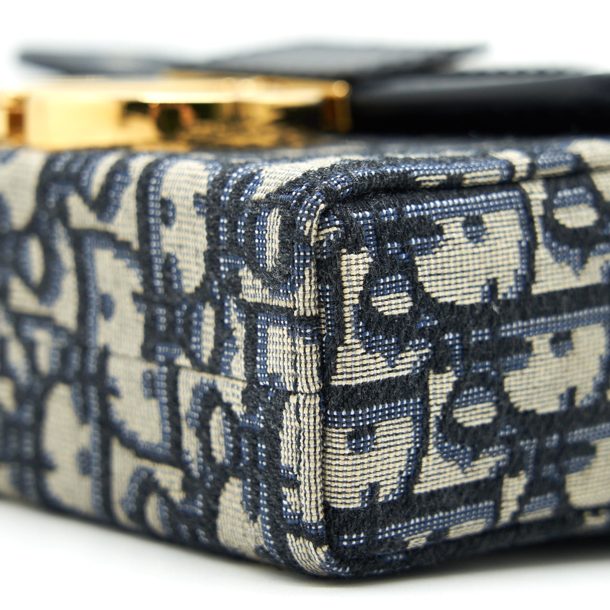christian-dior-30-montaigne-box-bag-oblique-canvas-blue