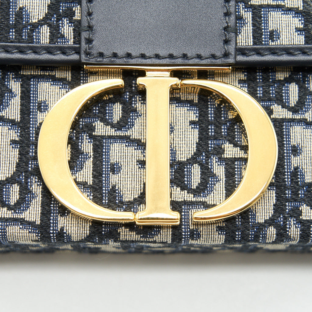 christian-dior-30-montaigne-box-bag-oblique-canvas-blue