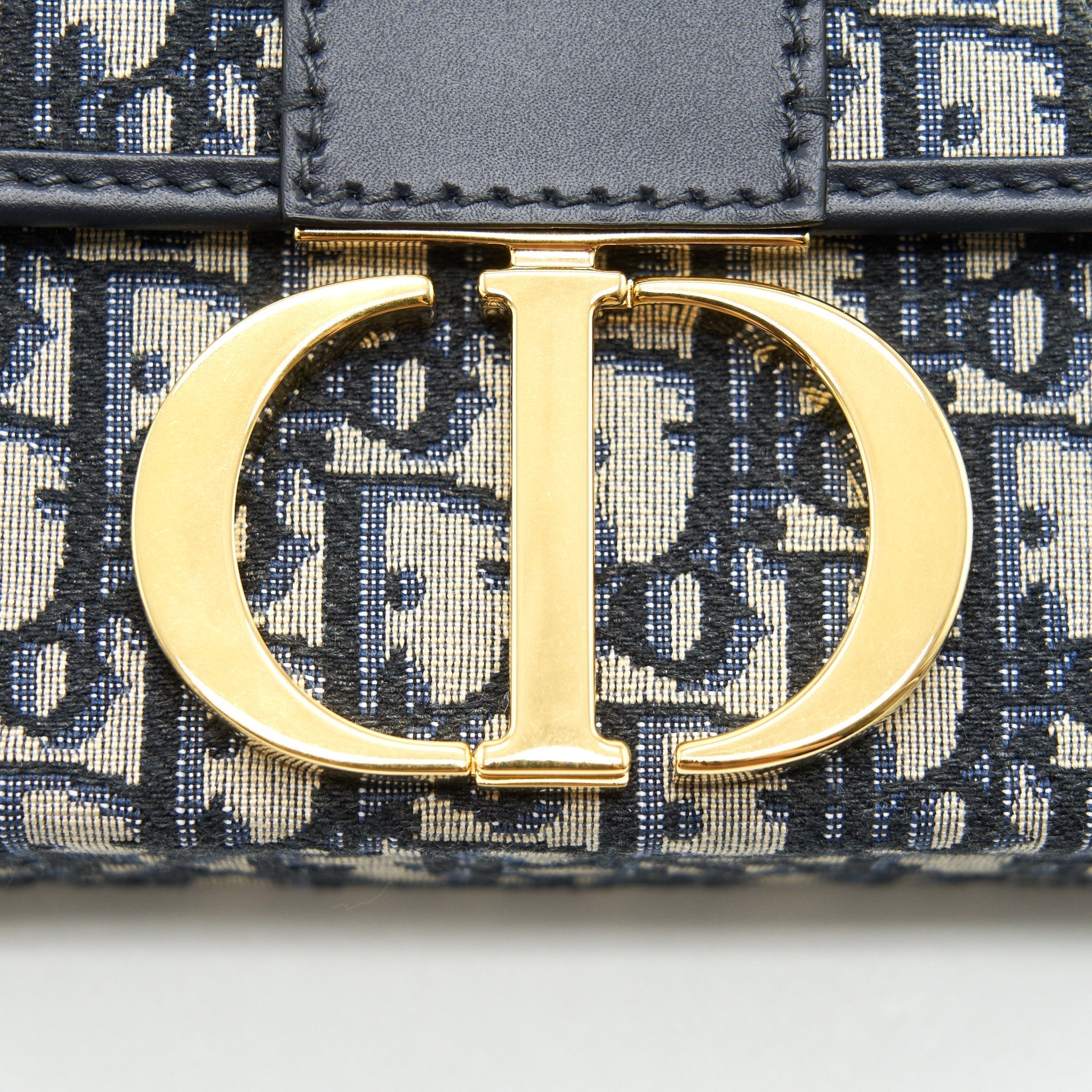 christian-dior-30-montaigne-box-bag-oblique-canvas-blue