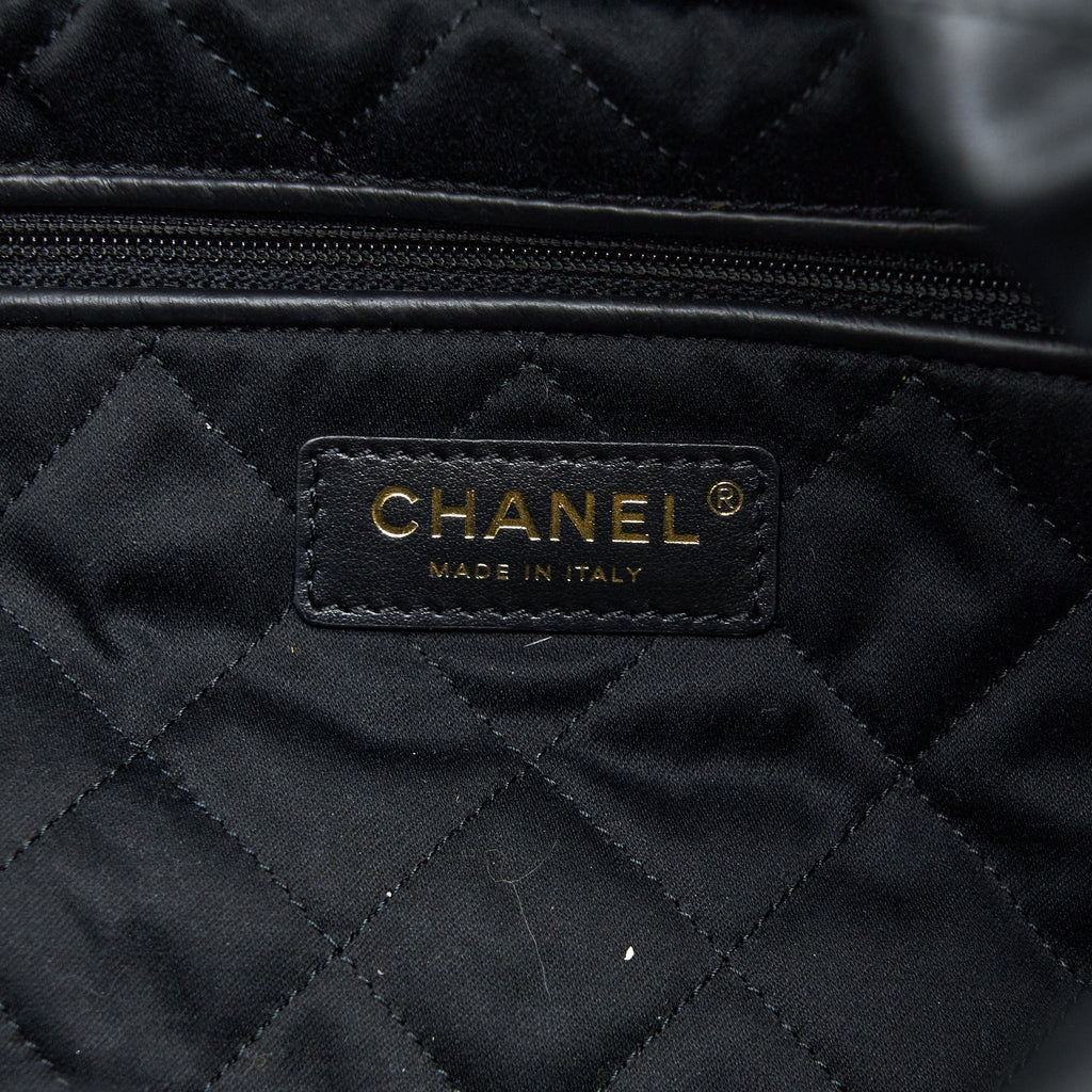 chanel-medium-22-bag-white-letter-shiny-calfskin-black-ghw-microchip