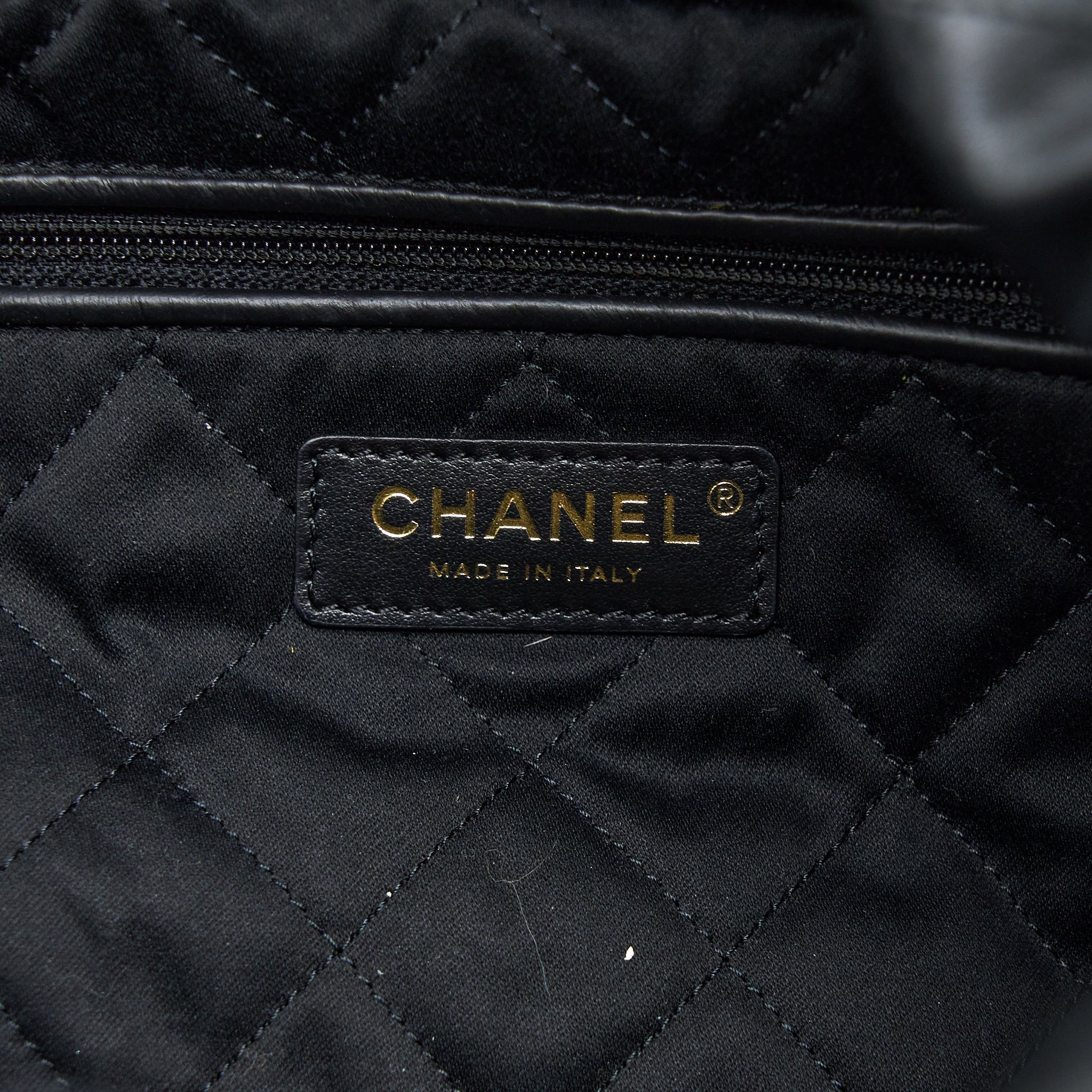 chanel-medium-22-bag-white-letter-shiny-calfskin-black-ghw-microchip