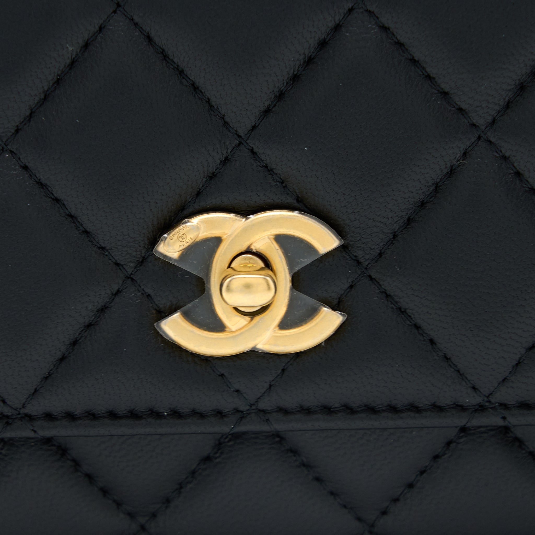 chanel-pearl-crush-wallet-on-chain-lambskin-black-ghw-microchip-4