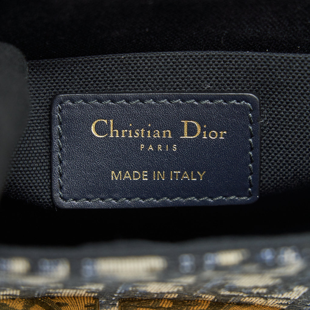 christian-dior-30-montaigne-box-bag-oblique-canvas-blue