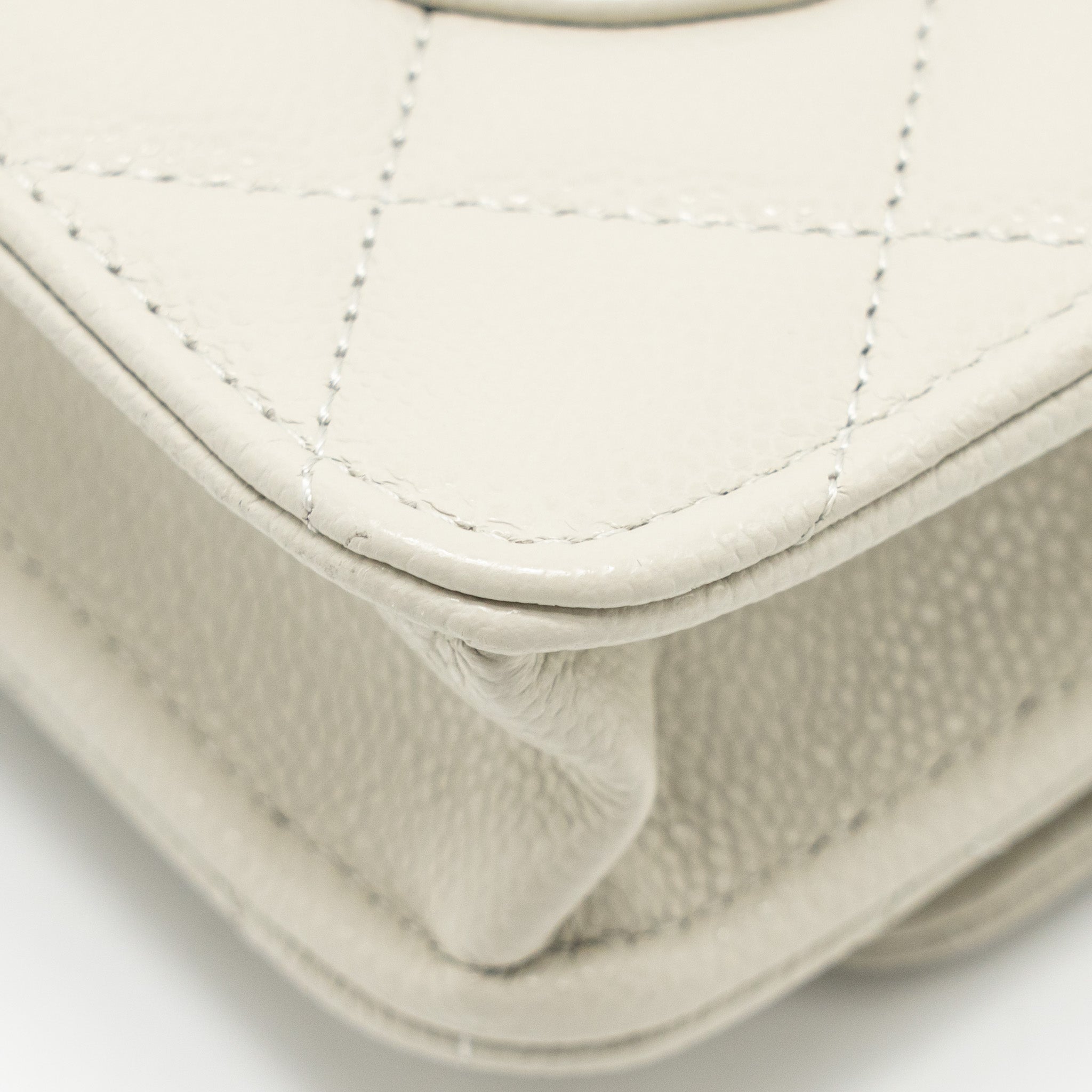 chanel-classic-wallet-on-chain-caviar-creamy-white-lghwmicrochip