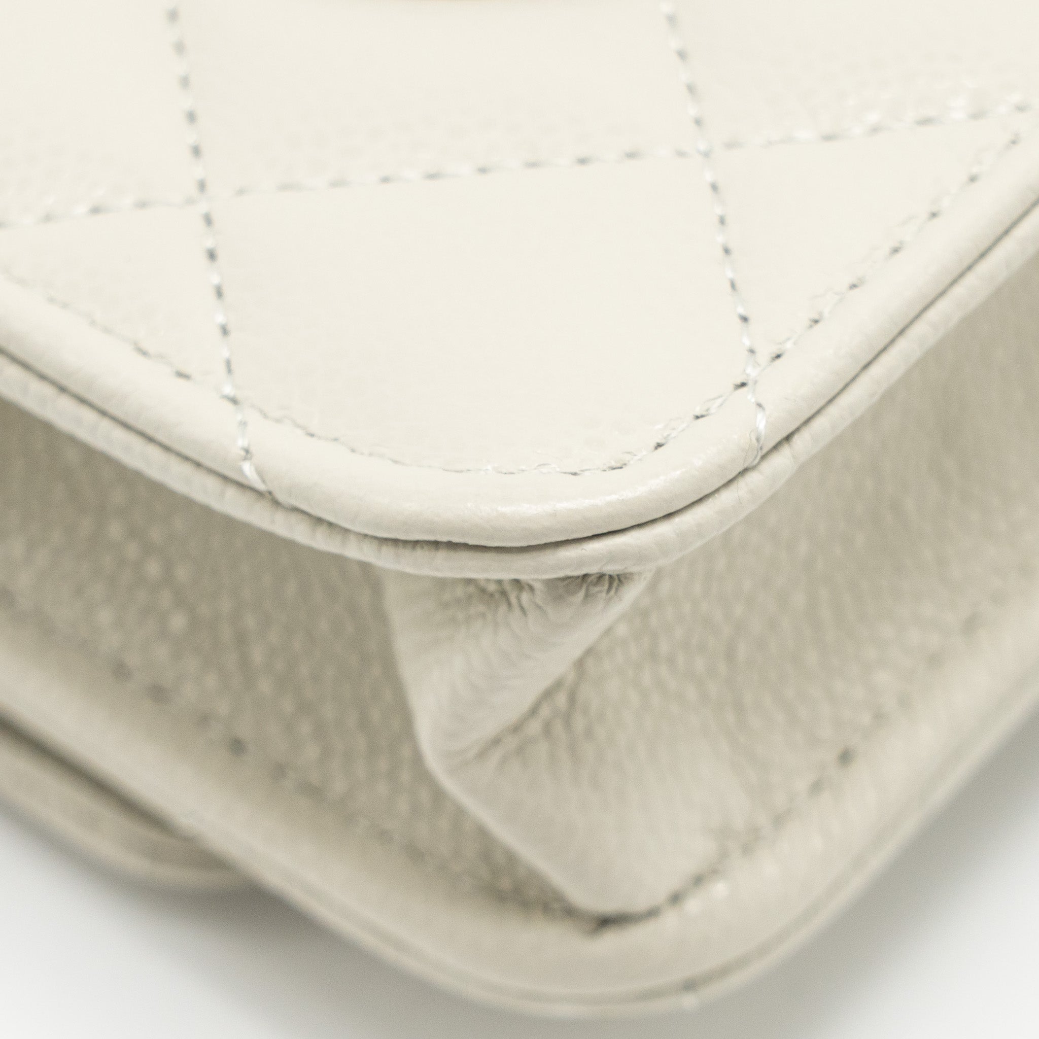 chanel-classic-wallet-on-chain-caviar-creamy-white-lghwmicrochip