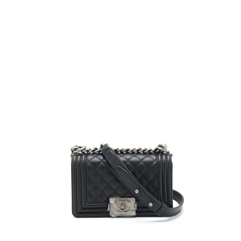 chanel-small-boy-calfskin-black-ruthenium-sliver-hardware-1