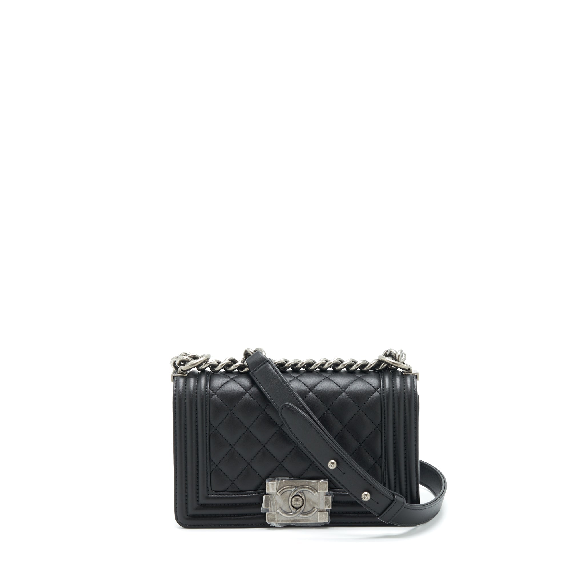 chanel-small-boy-calfskin-black-ruthenium-sliver-hardware-1