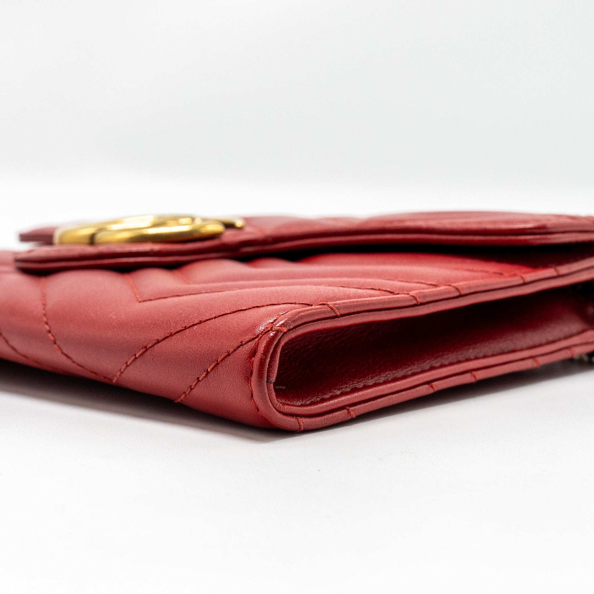 gucci-marmont-flap-wallet-with-chain-calfskin-red-ghw