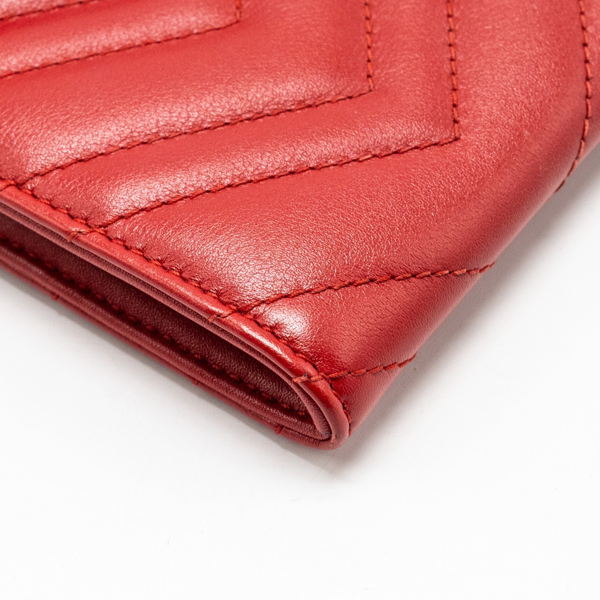 gucci-marmont-flap-wallet-with-chain-calfskin-red-ghw