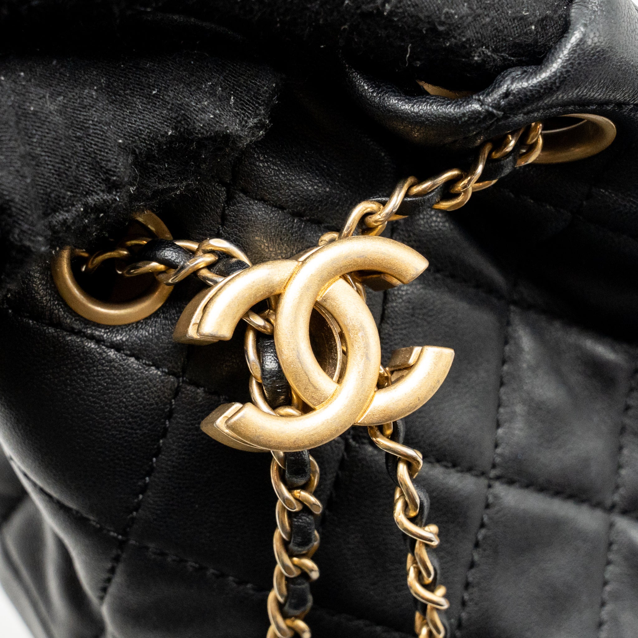 chanel-pearl-crush-mini-bucket-bag-lambskin-black-ghw-microchip