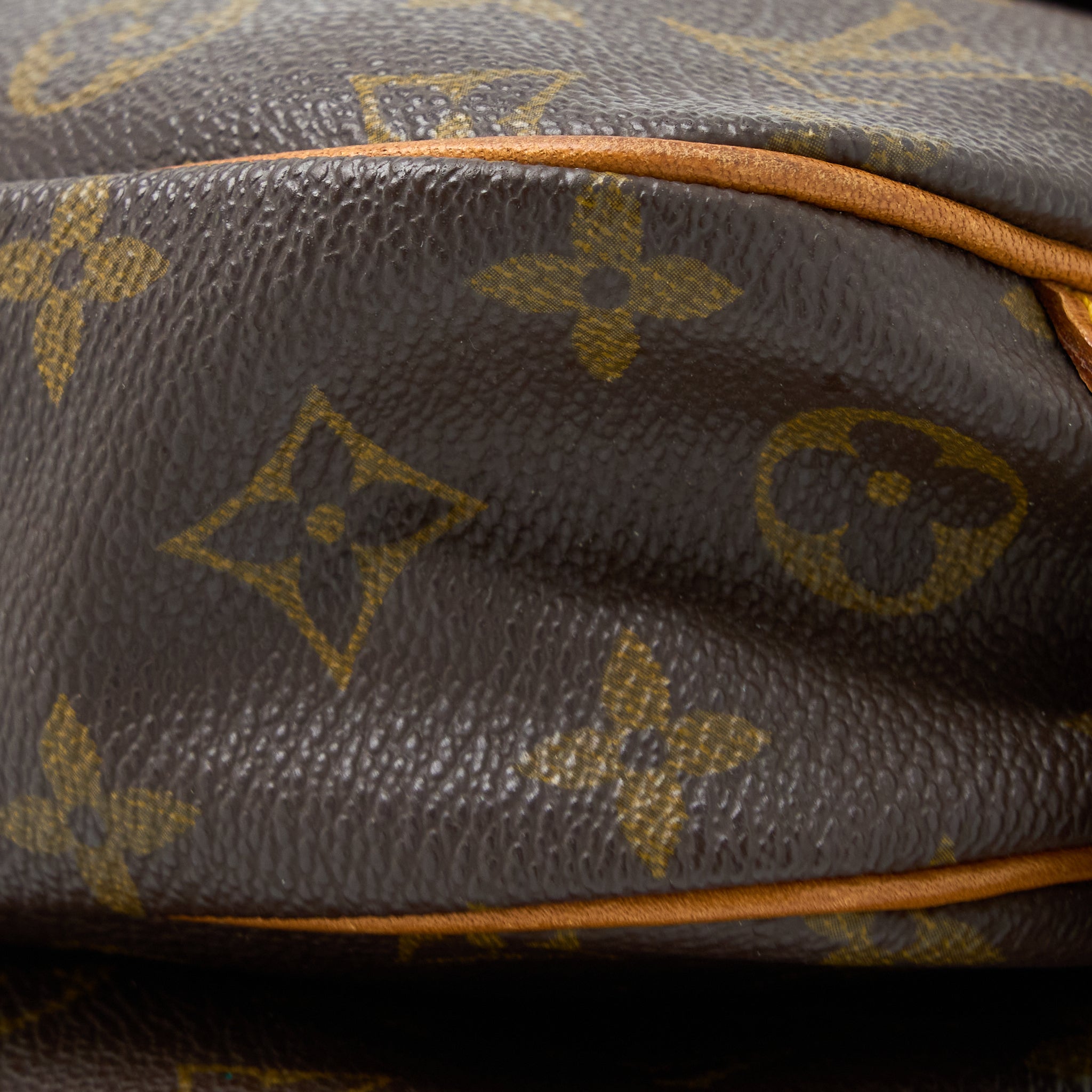 louis-vuitton-vintage-saumur-cloth-crossbody-bag-monogram-canvas-ghw