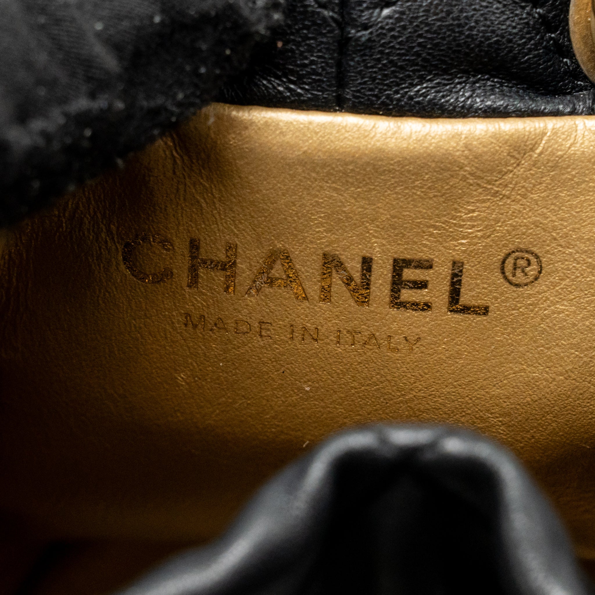 chanel-pearl-crush-mini-bucket-bag-lambskin-black-ghw-microchip