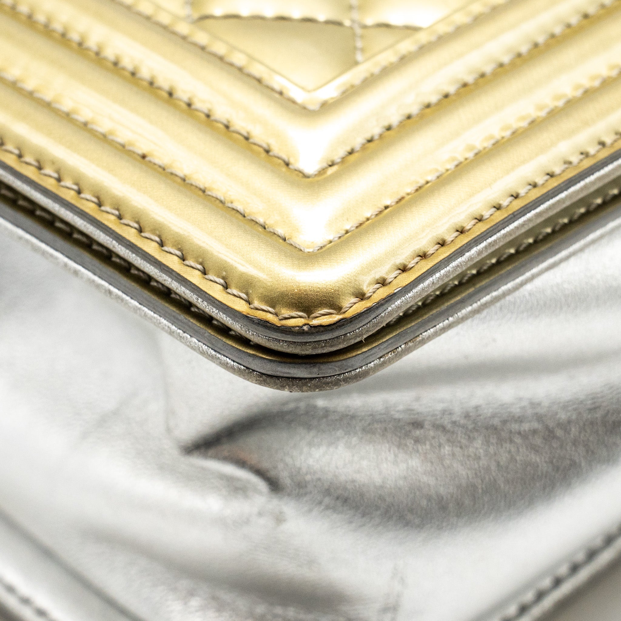 chanel-medium-boy-bag-patent-leather-light-gold-silver-shw