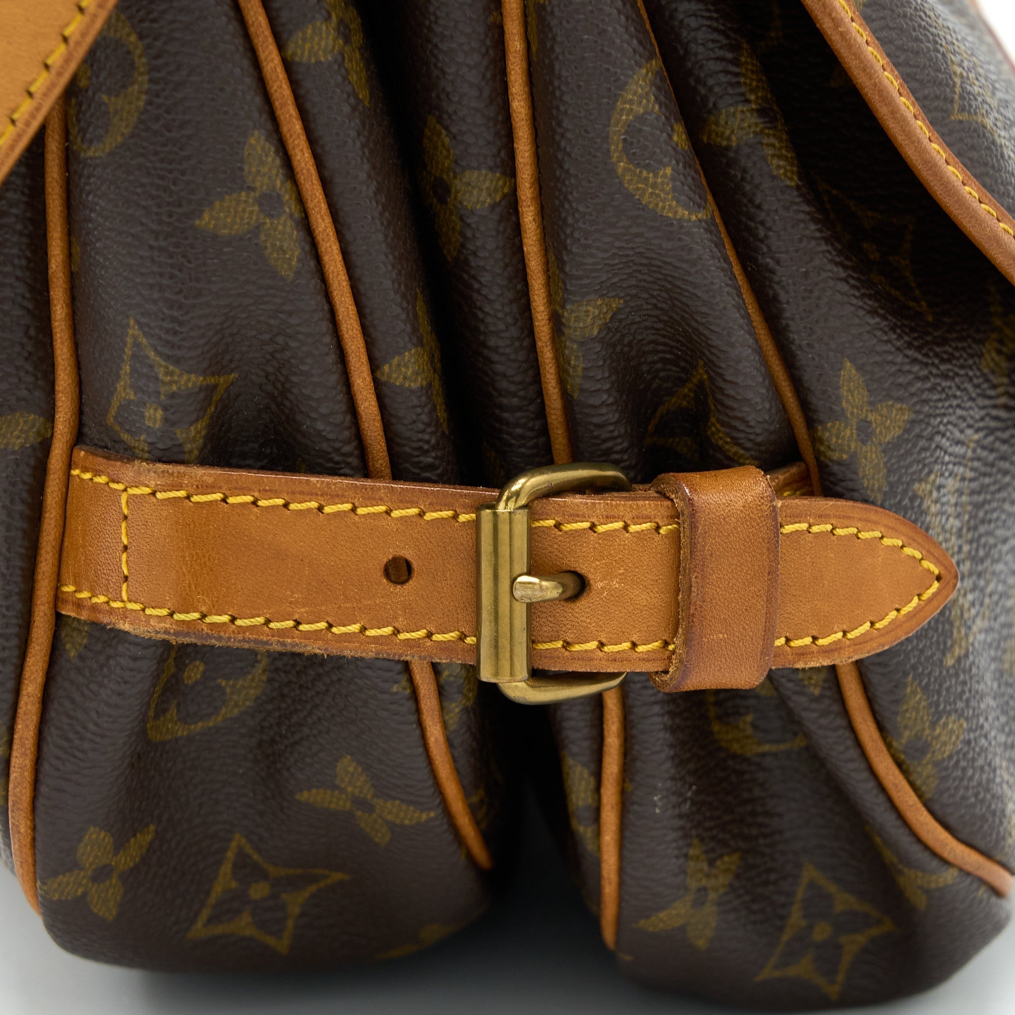 louis-vuitton-vintage-saumur-cloth-crossbody-bag-monogram-canvas-ghw