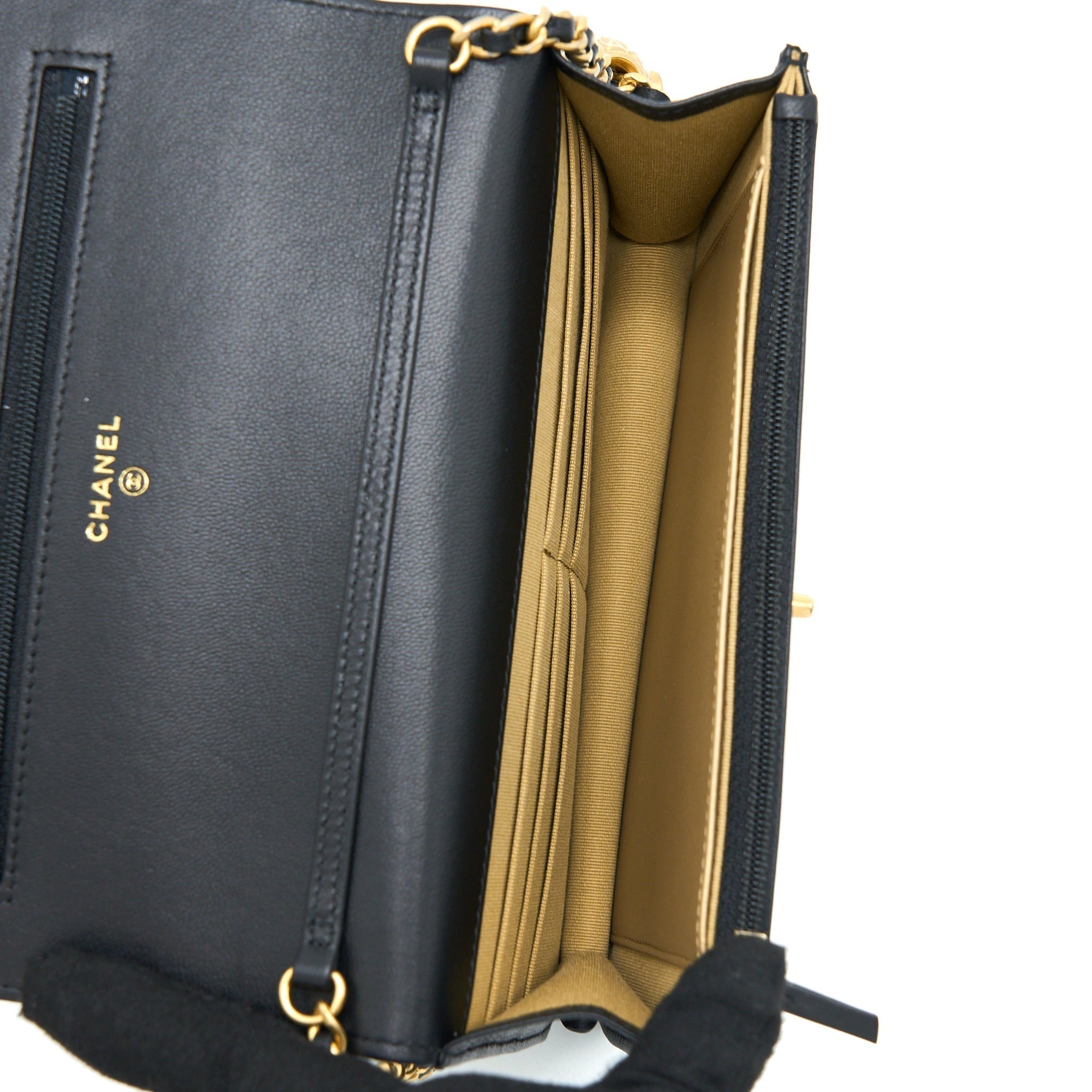 chanel-pearl-crush-wallet-on-chain-lambskin-black-ghw-microchip-4
