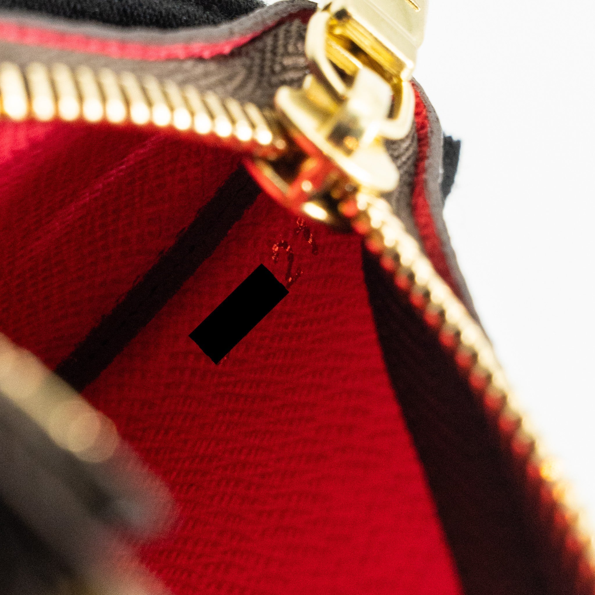 louis-vuitton-2023-christmas-animation-sailing-key-pouch-monogram-canvas-multicolour-ghw