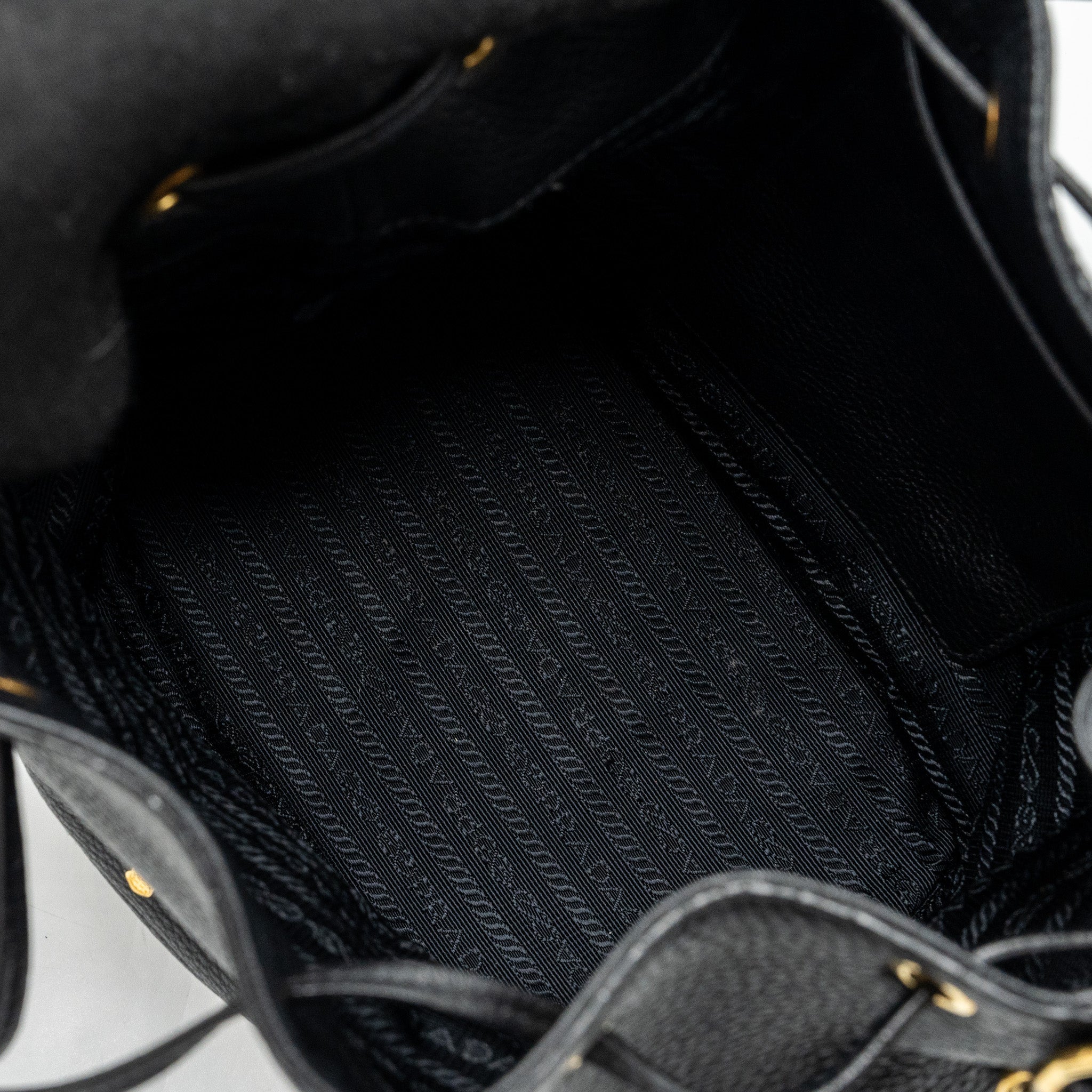 prada-secchiello-bucket-bag-grained-calfskin-black-ghw