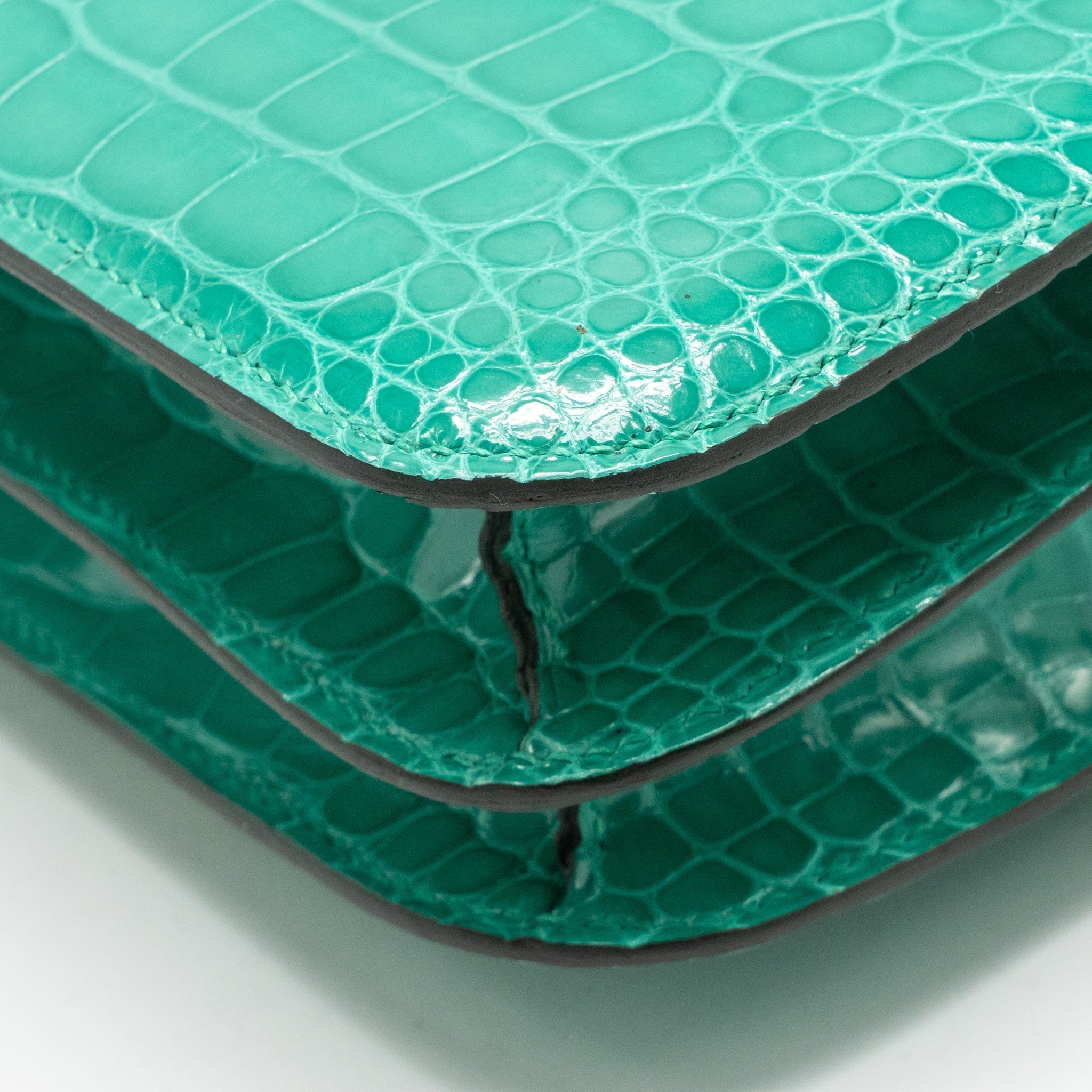 hermes-mini-constance-shiny-alligator-mississippiensis-vert-jade-ghw-stamp-u