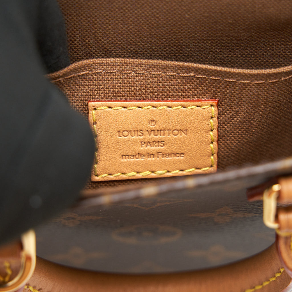 louis-vuitton-monogram-canvas-petit-sac-plat