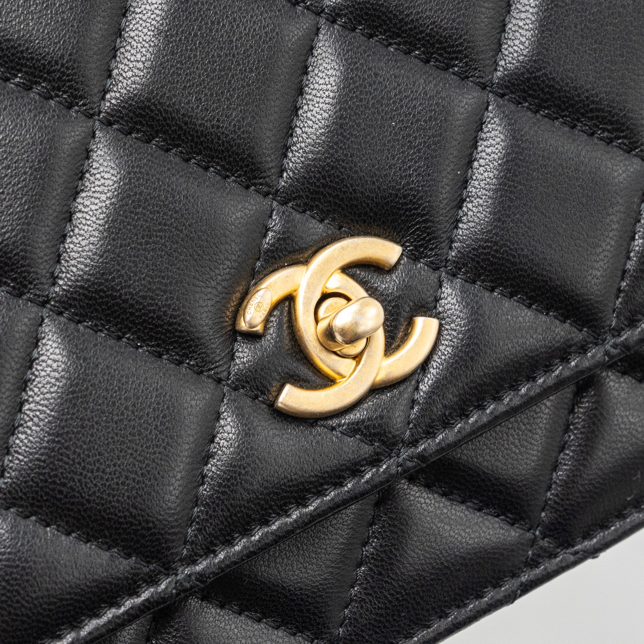chanel-pearl-crush-wallet-on-chain-lambskin-black-ghw-2