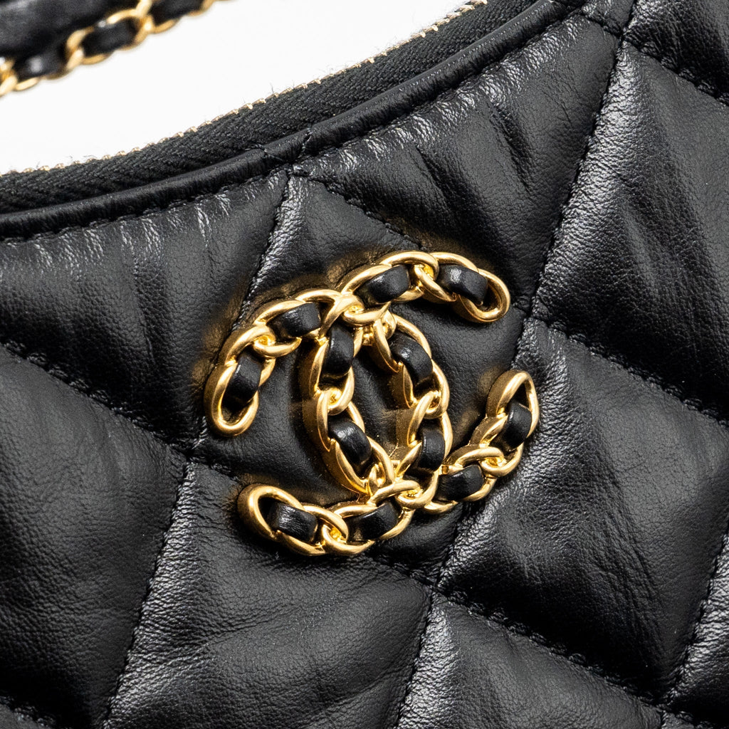 chanel-23k-hobo-shoulder-bag-calfskin-black-ghwmicrochip