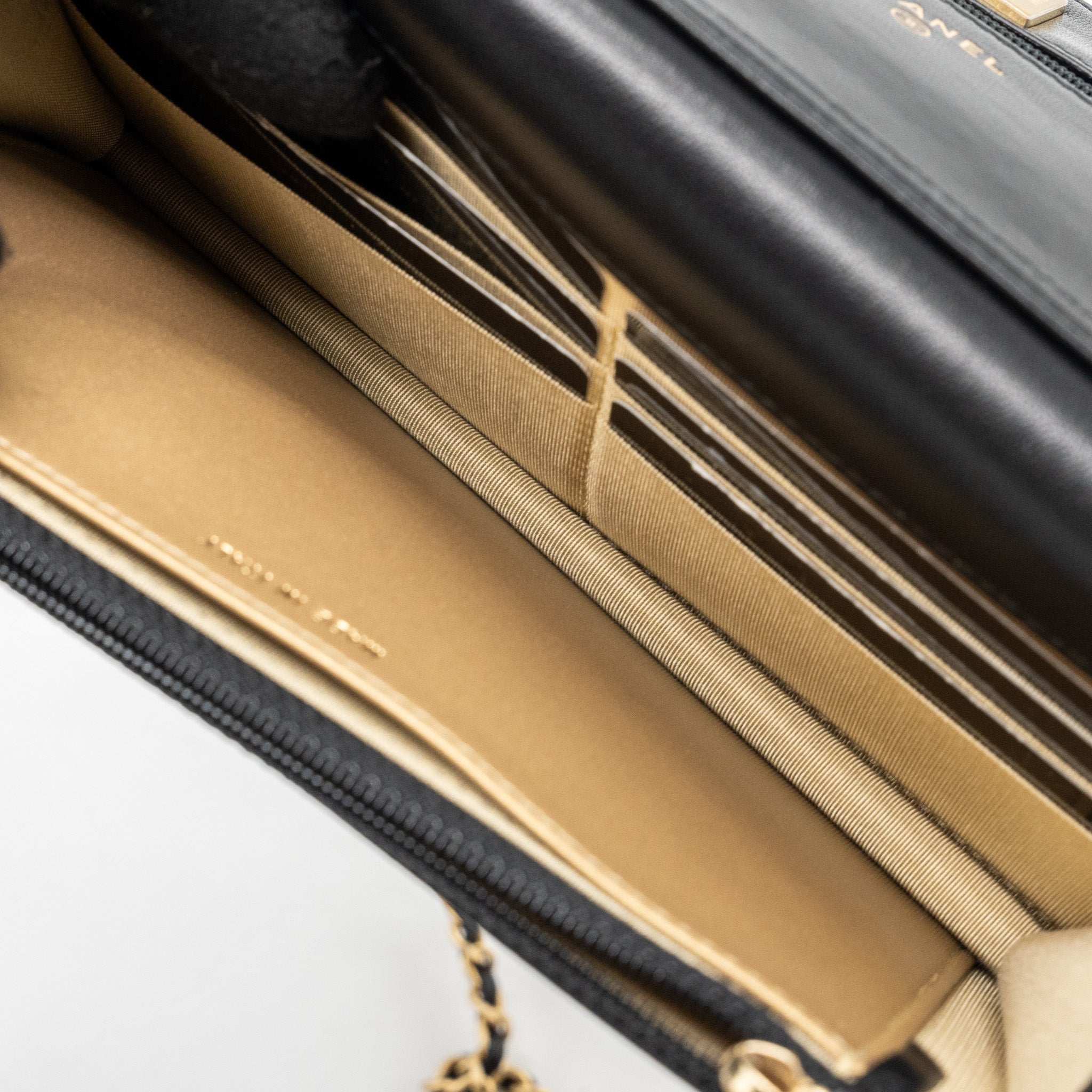 chanel-pearl-crush-wallet-on-chain-lambskin-black-ghw-2